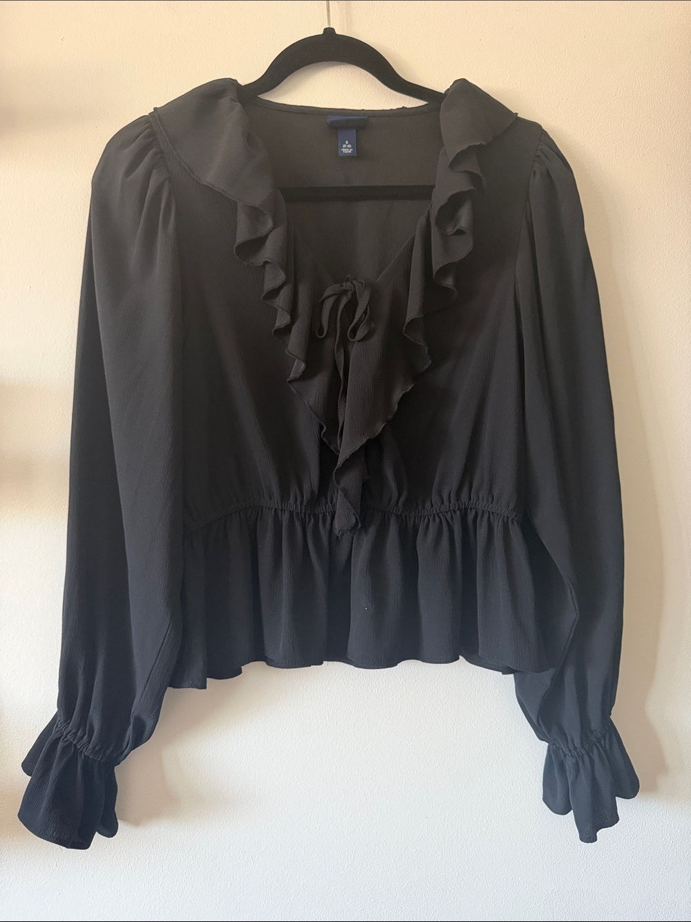Scoop|Ruffled V-Neck Black Peplum Blouse|Small|EUC